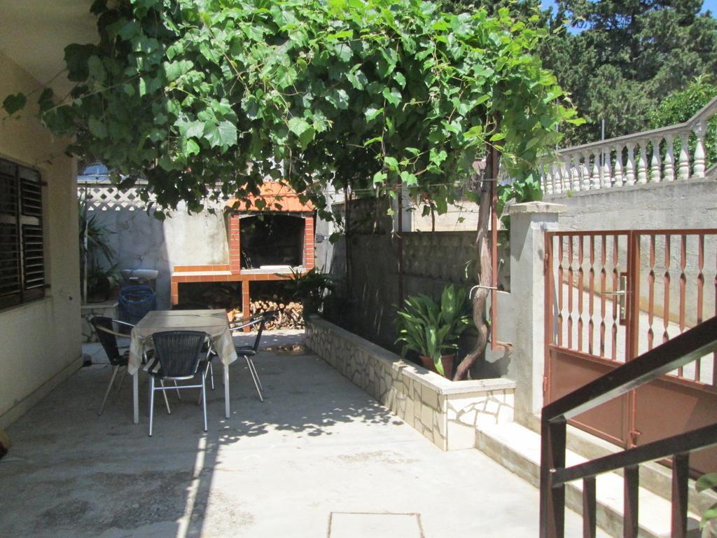 Apartmani Jordana Комижа Номер фото