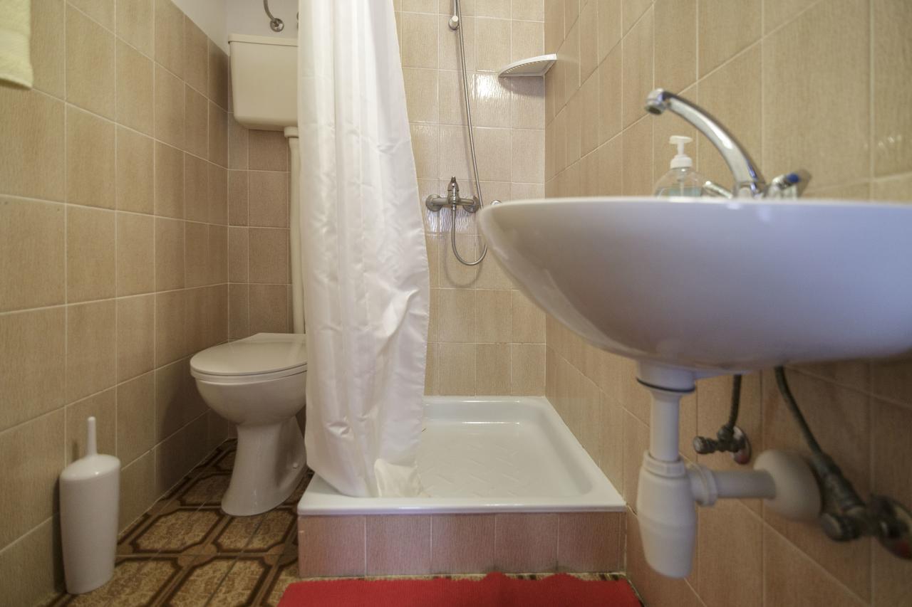 Apartmani Jordana Комижа Екстер'єр фото