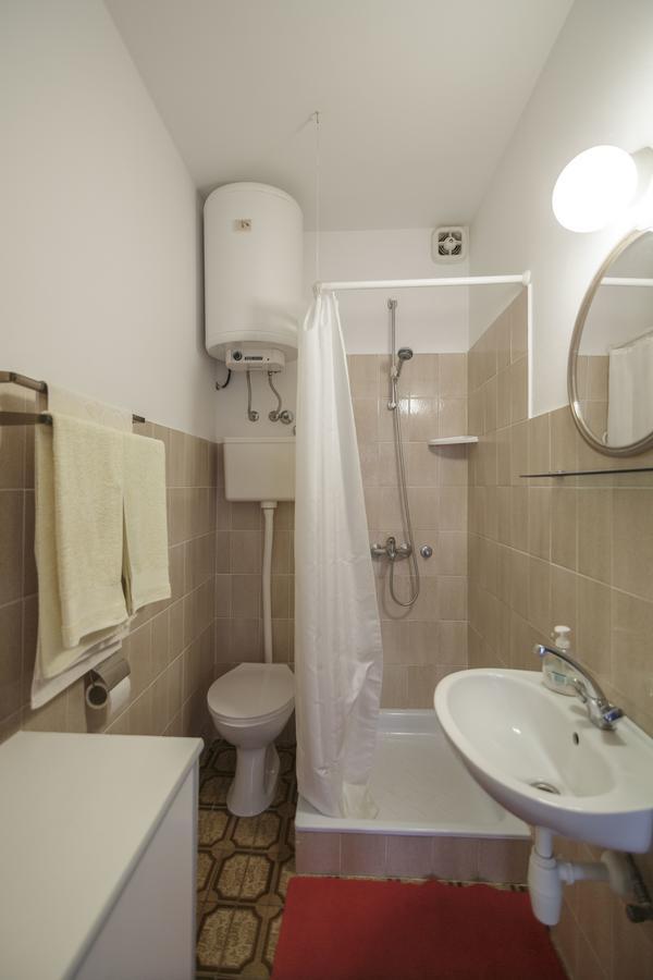 Apartmani Jordana Комижа Екстер'єр фото