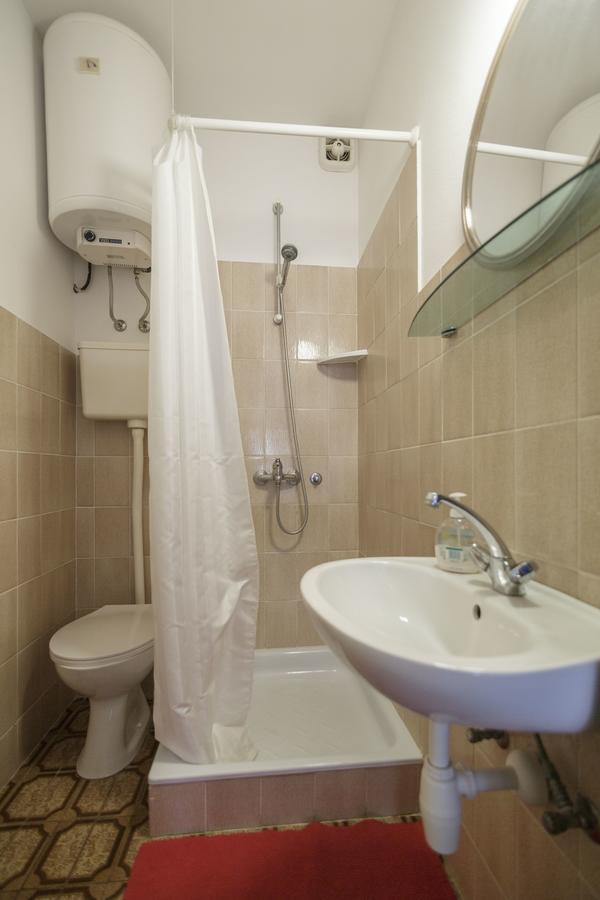 Apartmani Jordana Комижа Екстер'єр фото