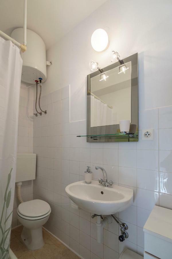 Apartmani Jordana Комижа Екстер'єр фото