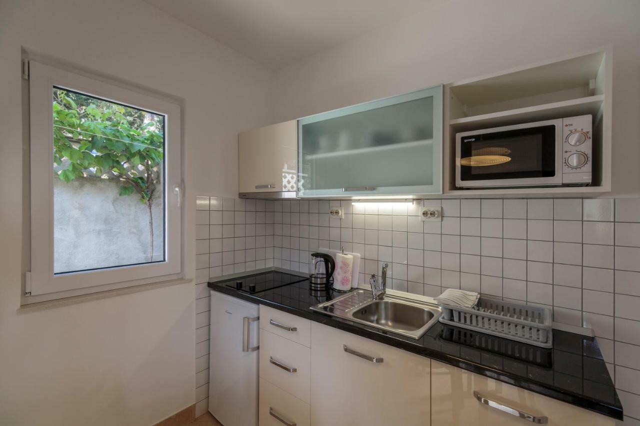 Apartmani Jordana Комижа Екстер'єр фото