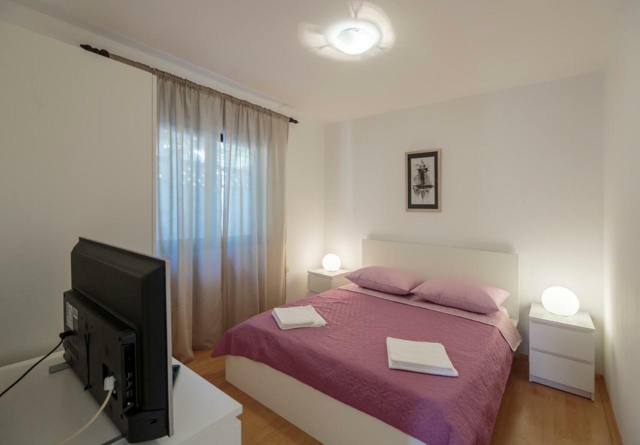 Apartmani Jordana Комижа Екстер'єр фото